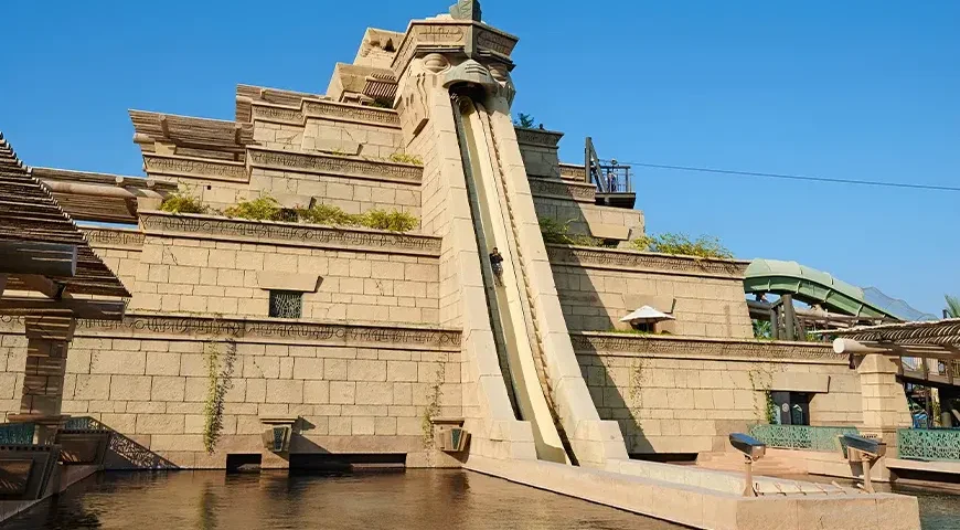 Relaxing lazy river at Atlantis Aquaventure Water Park