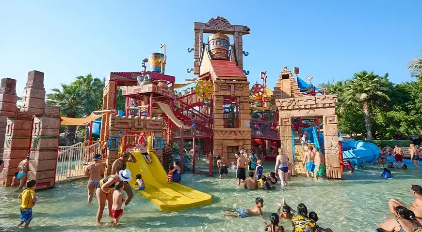 Exciting water slide at Atlantis Aquaventure Water Park