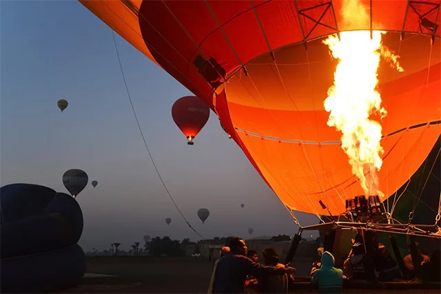 Overnight Desert Ride with Sunrise Hot Air Balloon