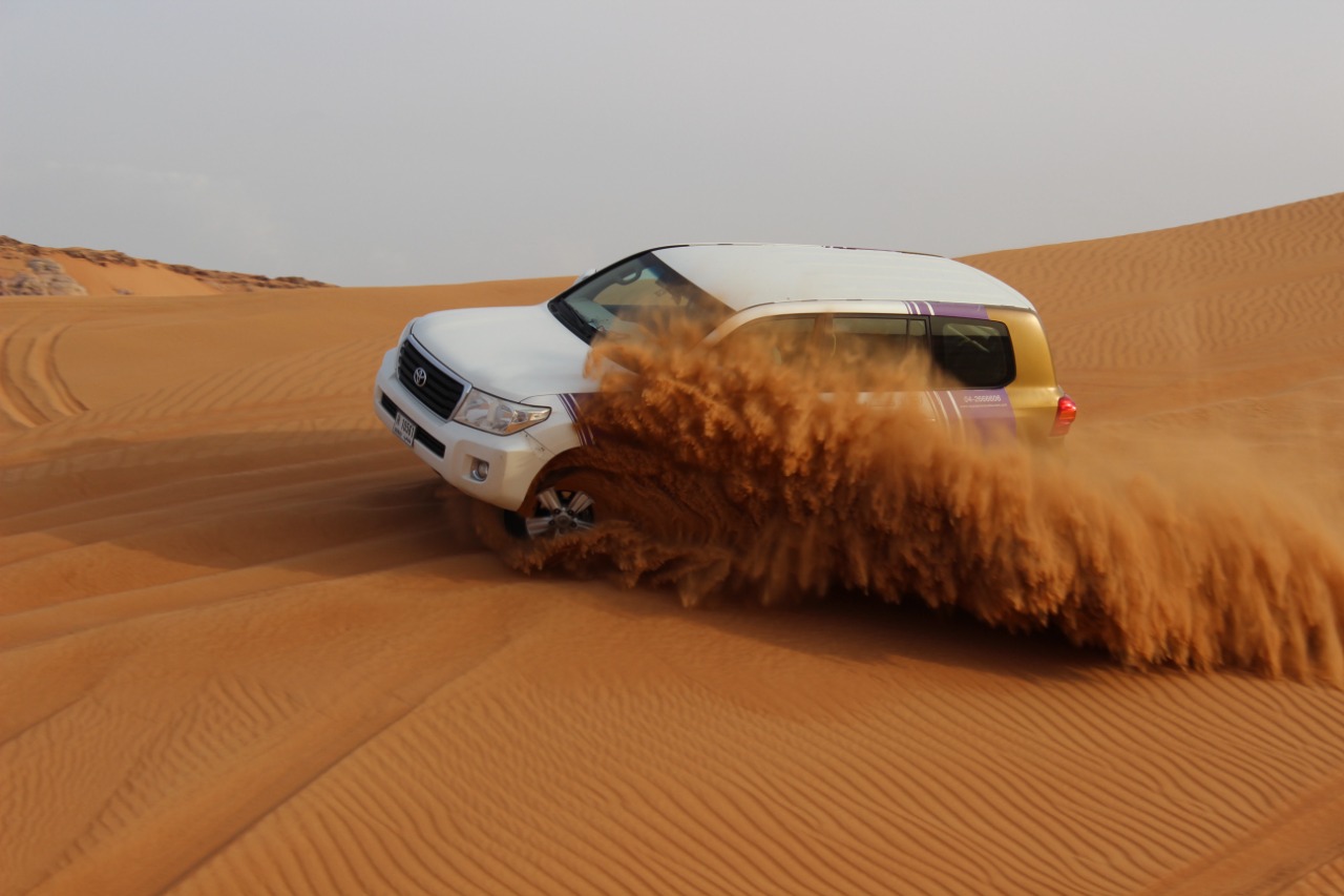 Morning Desert Safari in Dubai- Dune Bashing, Sandboarding & Breakfast