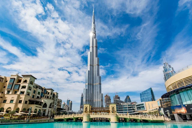 Burj Khalifa and Dubai Aquarium Tickets