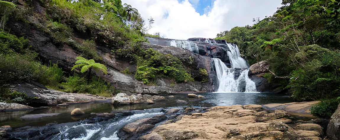 waterfalls to visit in Sri Lanka