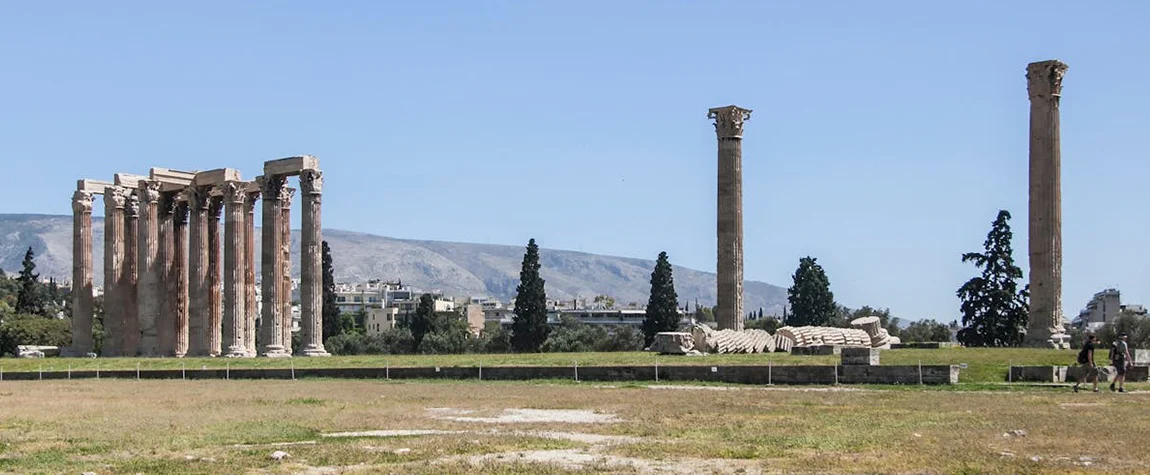  Visit the Temple of Olympian Zeus