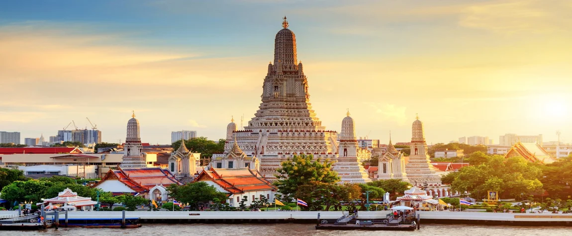 Best Places to Visit in Bangkok , Wat Arun 