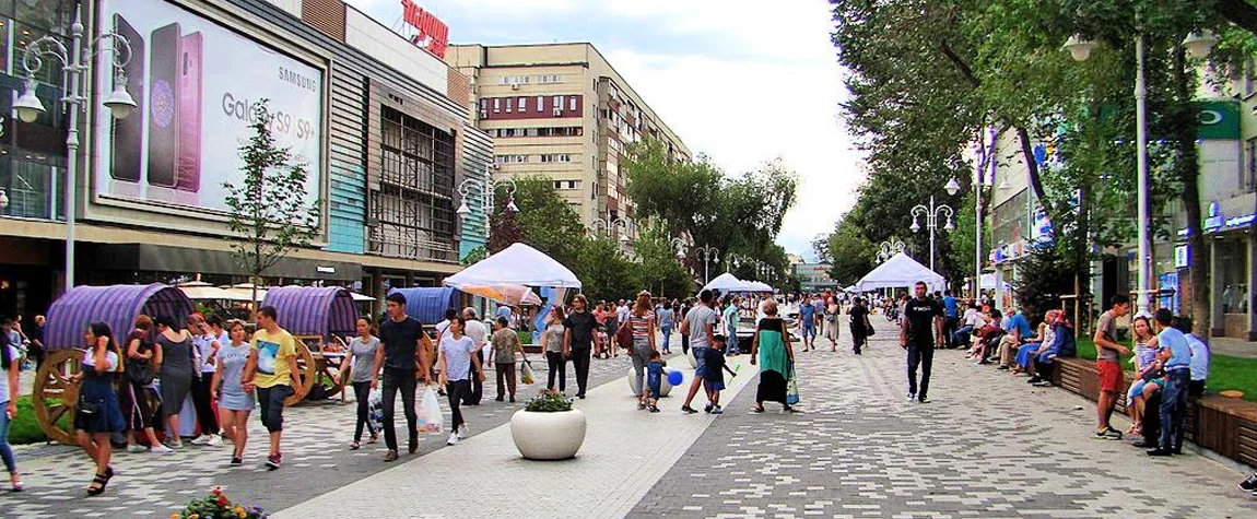 Arbat Street, Almaty: Holiday Shopping and Celebrations