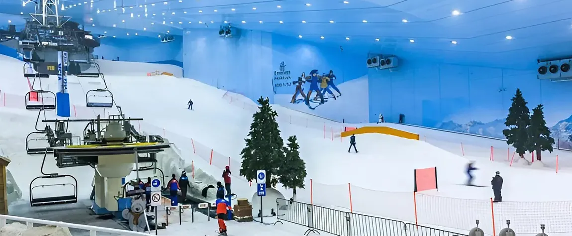 Skiing at Ski Dubai