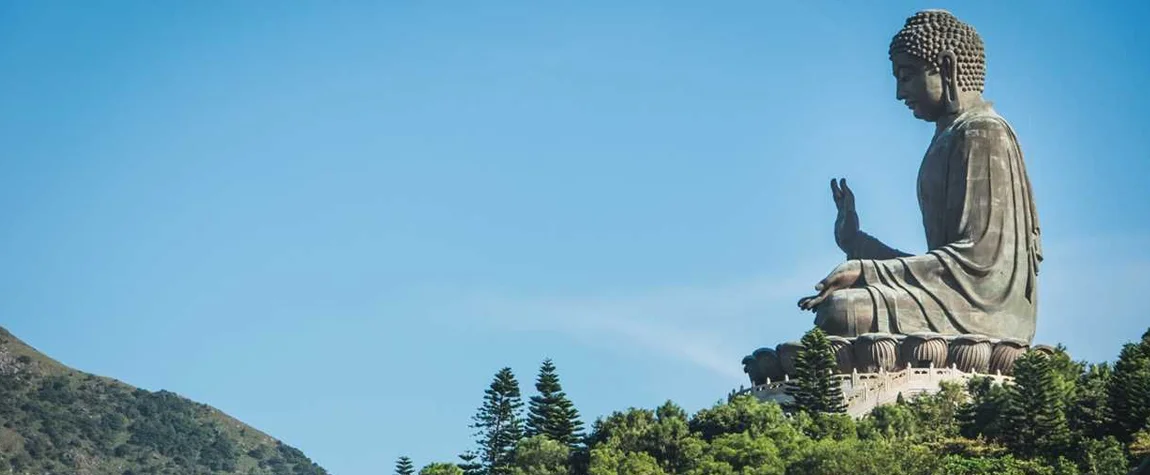 Visit the Giant Buddha at Ngong Ping 360