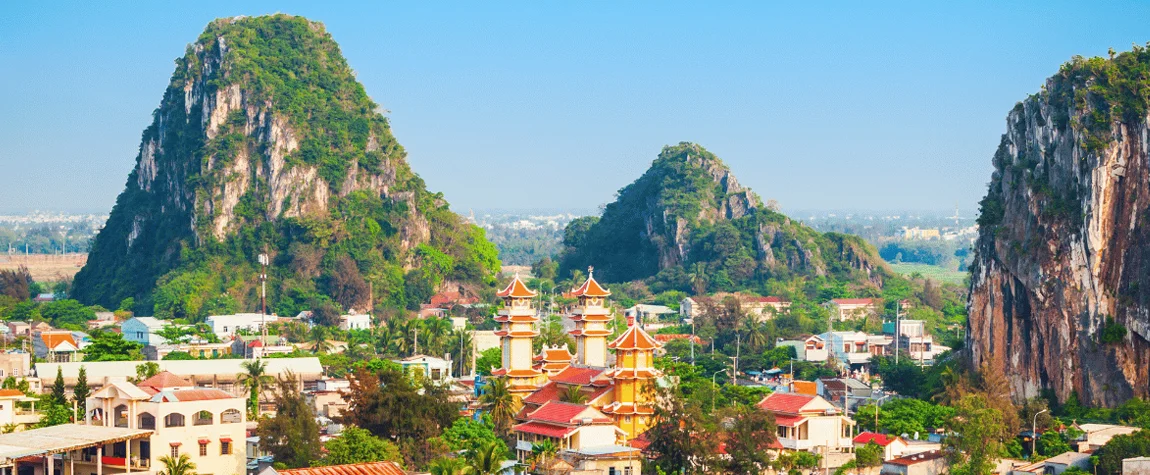 Visit and appreciate the Marble Mountains in Da Nang