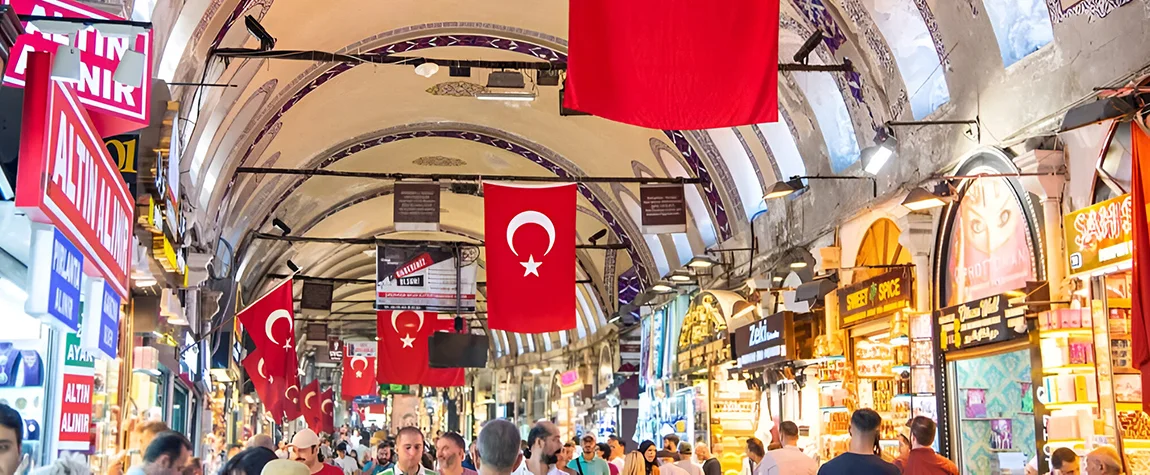 Discover the Bustling Grand Bazaar in Istanbul